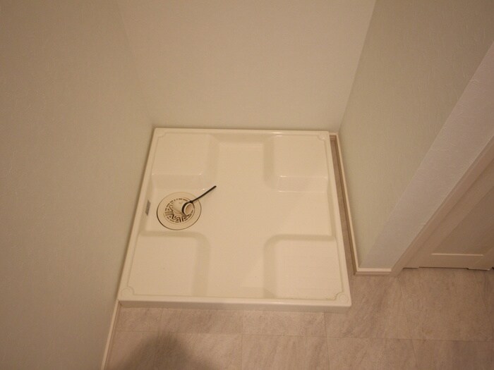 物件内観写真10　(洗濯機置場)