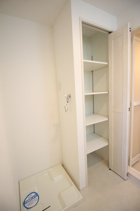 物件内観写真14　(洗濯機置場)