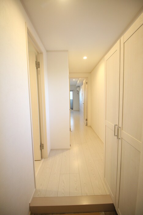 物件内観写真16　(廊下)