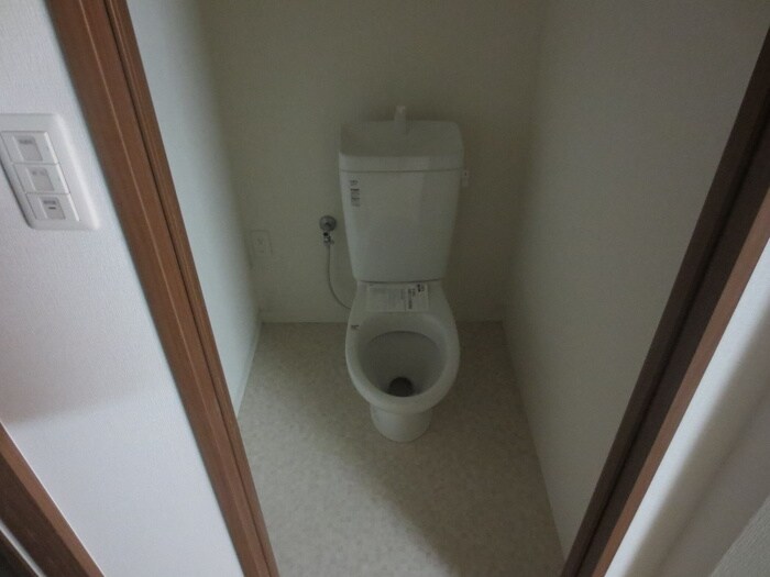 物件内観写真8　(トイレ)