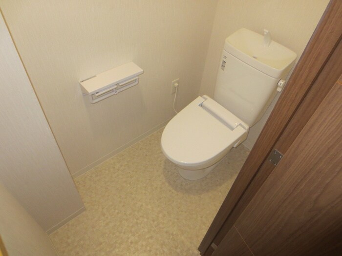 物件内観写真8　(トイレ)