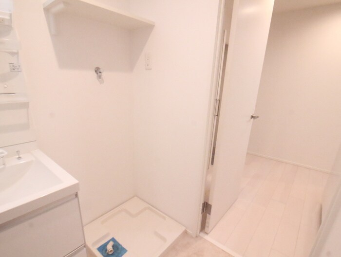 物件内観写真11　(洗濯機置場)