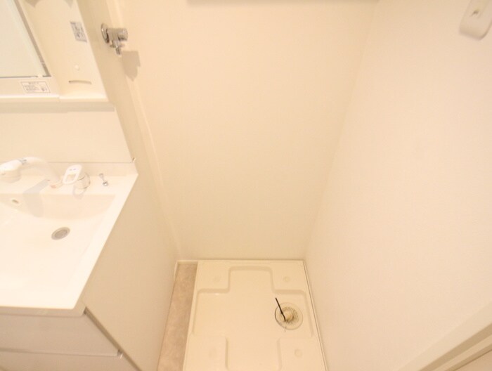 物件内観写真12　(洗濯機置場)