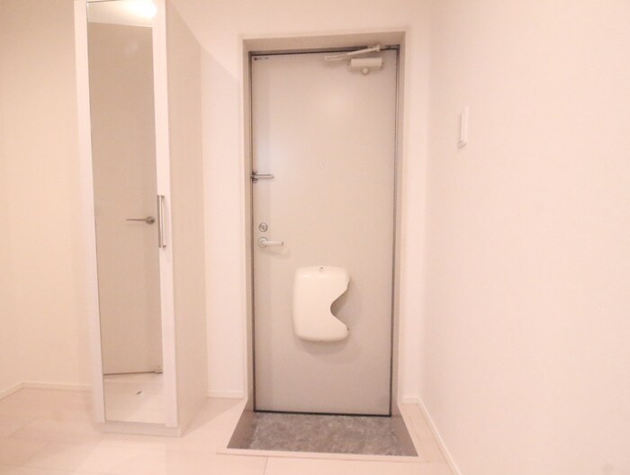 物件内観写真13　(玄関)