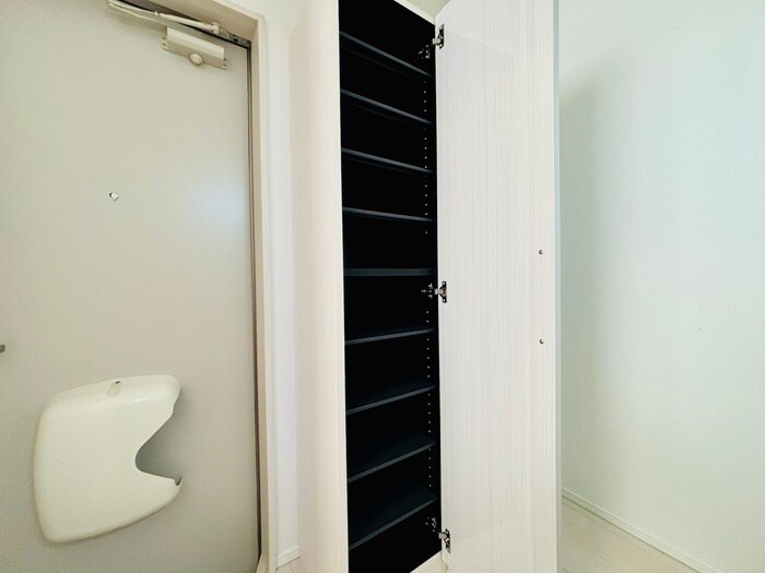 物件内観写真14　(靴箱)