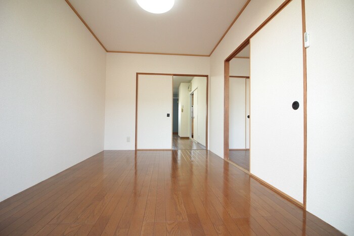 物件内観写真8　(居室)