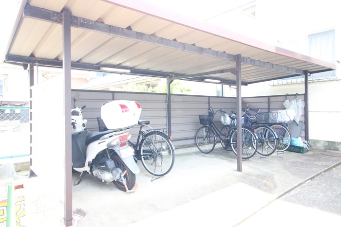 物件外観写真5　(駐輪場)