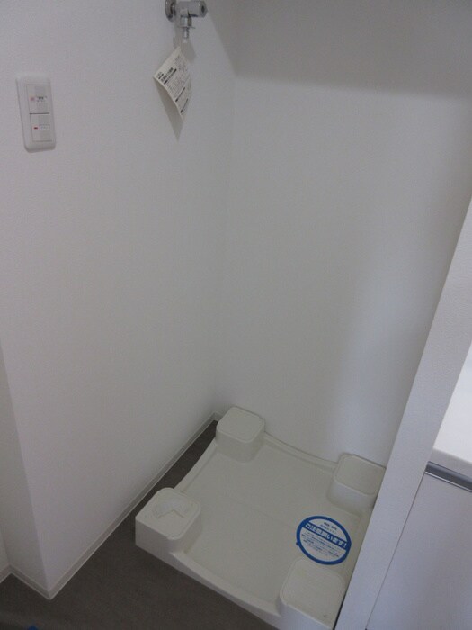 物件内観写真13　(洗濯機置場)