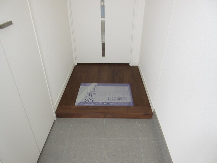 物件内観写真20　(玄関)