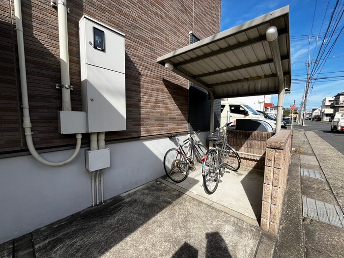 物件外観写真3　(駐輪場)