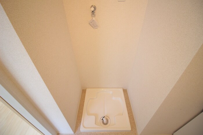 物件内観写真12　(洗濯機置場)