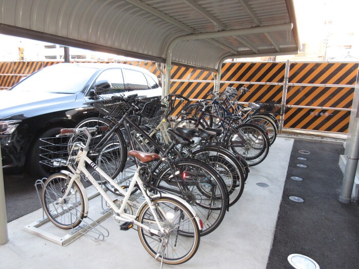 物件外観写真4　(駐輪場)