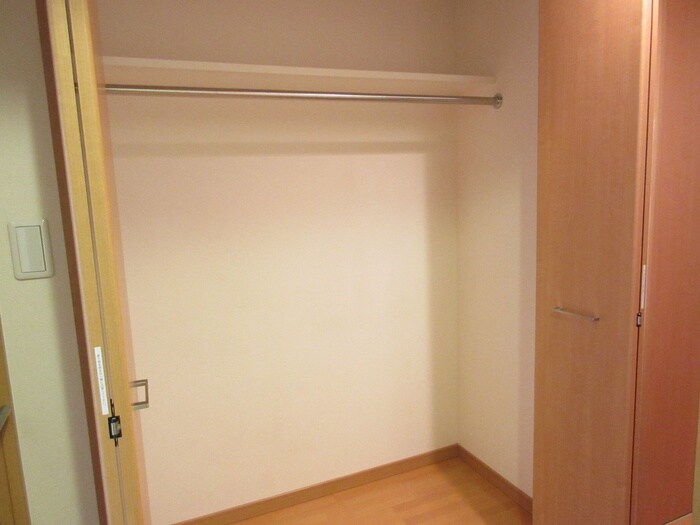 物件内観写真12　(収納)