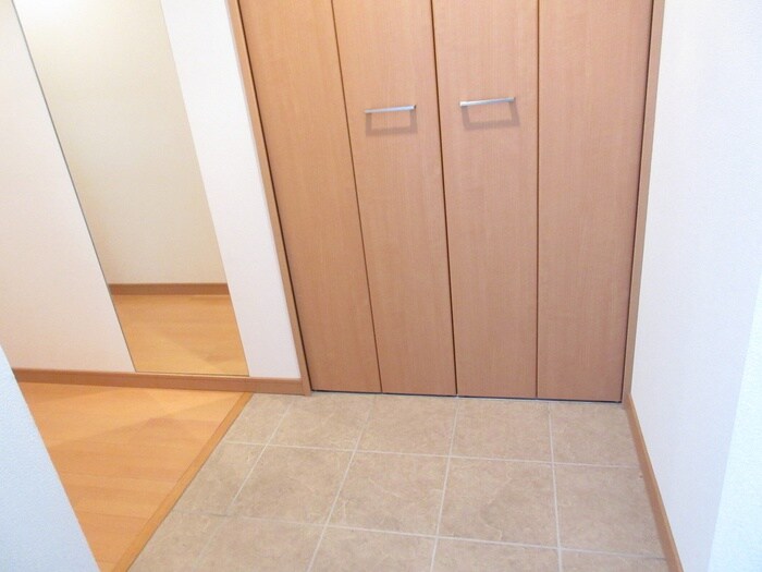 物件内観写真21　(玄関)