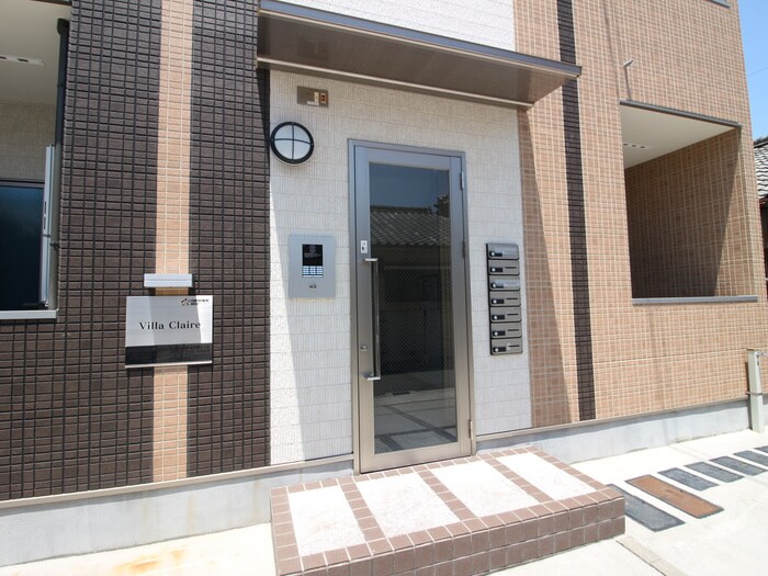 物件外観写真5　(エントランス部分)