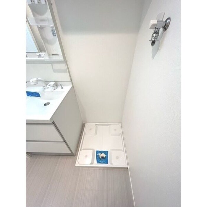 物件内観写真16　(洗濯機置場)