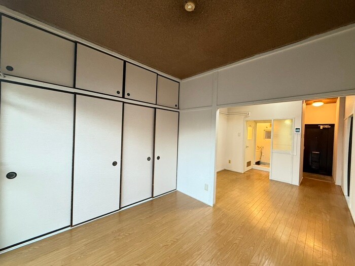 物件内観写真2　(居室)