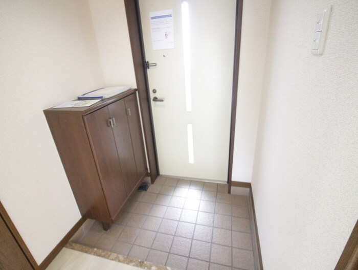 物件内観写真15　(玄関)