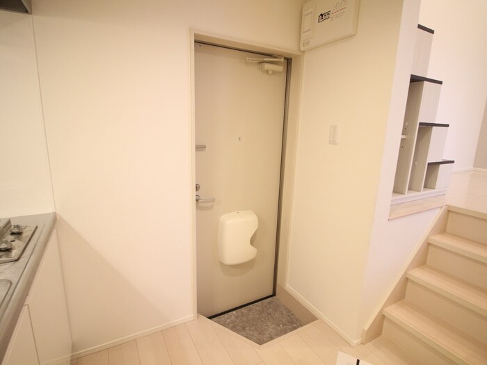 物件内観写真15　(玄関)