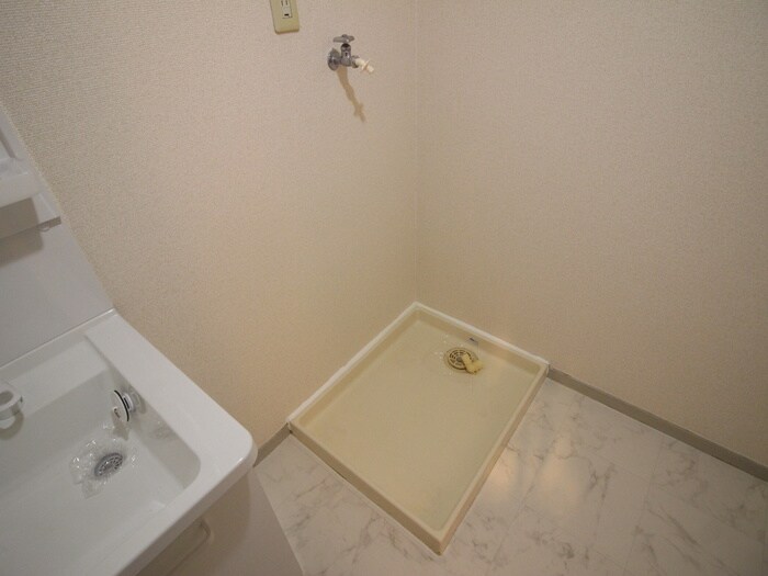 物件内観写真15　(洗濯機置場)