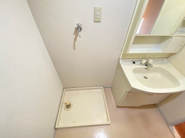 物件内観写真20　(洗濯機置場)