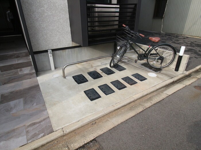 物件外観写真6　(駐輪場)