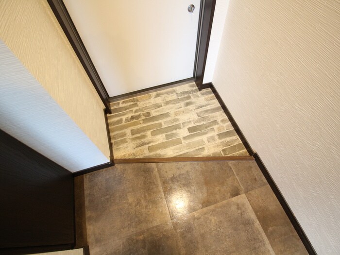 物件内観写真16　(玄関)