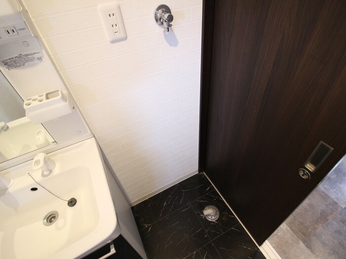 物件内観写真17　(洗濯機置場)