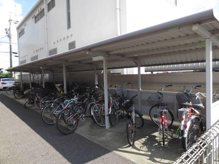 物件外観写真5　(駐輪場)