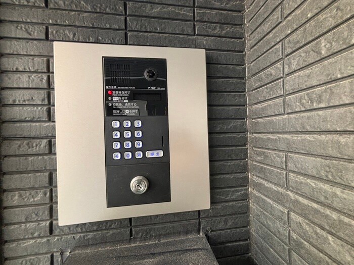 物件外観写真5　(エントランス部分)