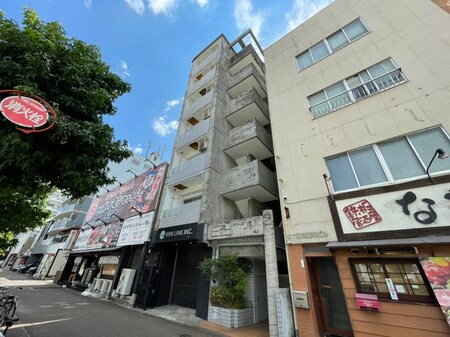 レディ－ス徳川外観写真