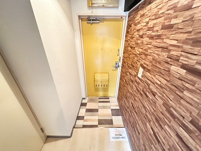 物件内観写真18　(玄関)