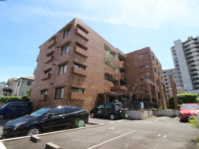 物件外観写真2　(エントランス部分)