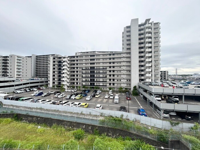 物件内観写真16　(室内からの展望)