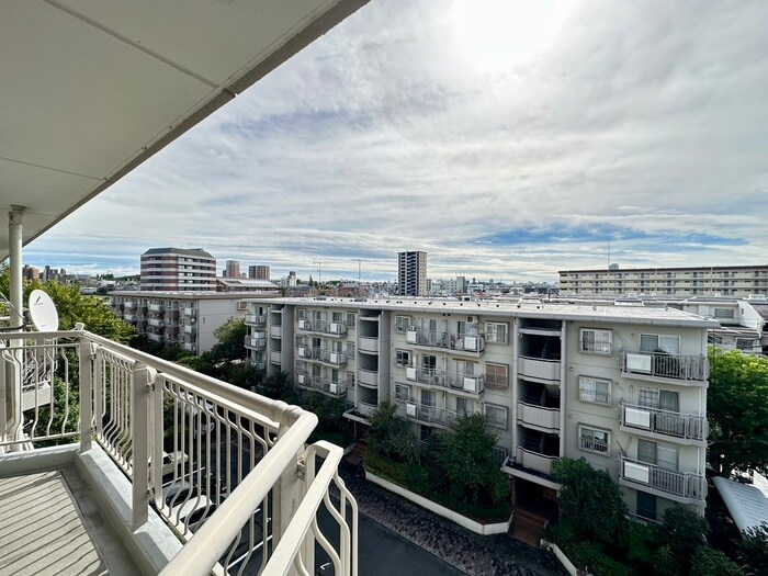 物件内観写真16　(室内からの展望)