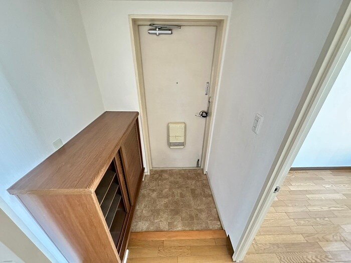 物件内観写真19　(玄関)