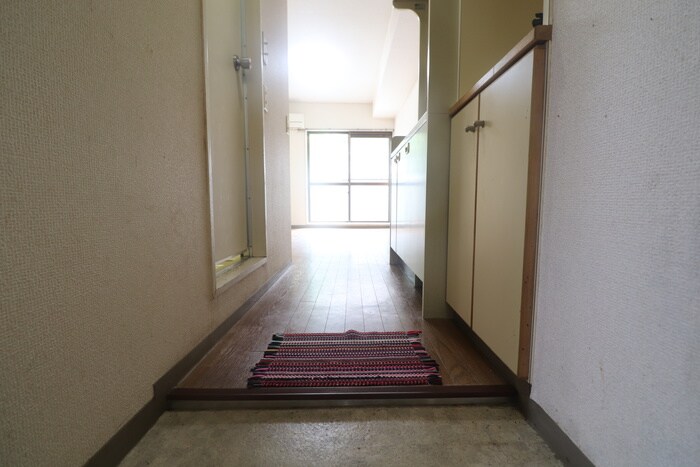 物件内観写真7　(玄関)