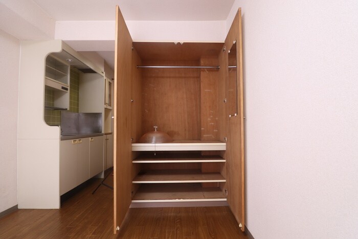 物件内観写真16　(収納)