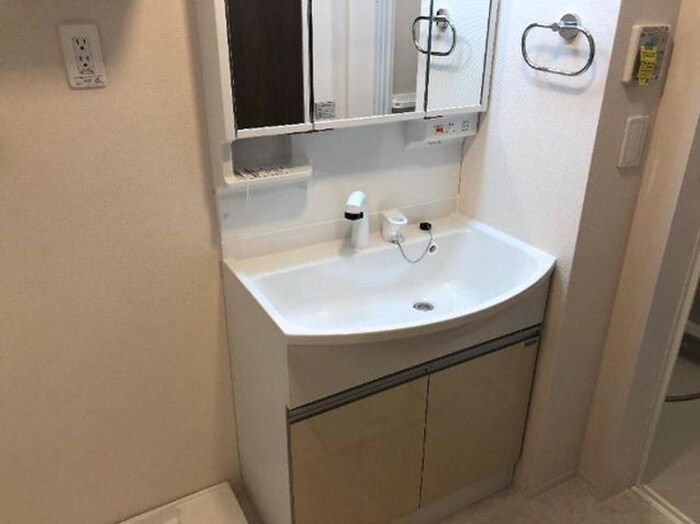 物件内観写真9　(洗面)