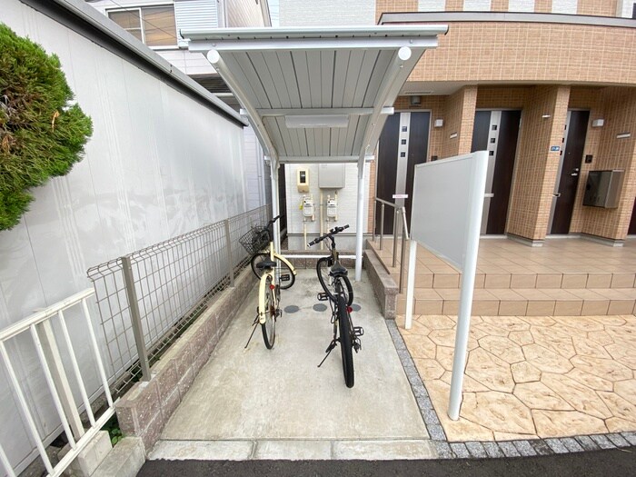 物件外観写真3　(駐輪場)