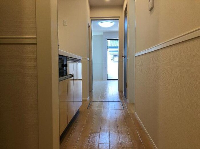 物件内観写真22　(廊下)