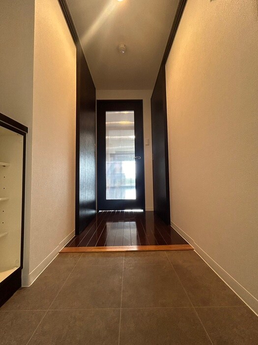 物件内観写真22　(玄関)