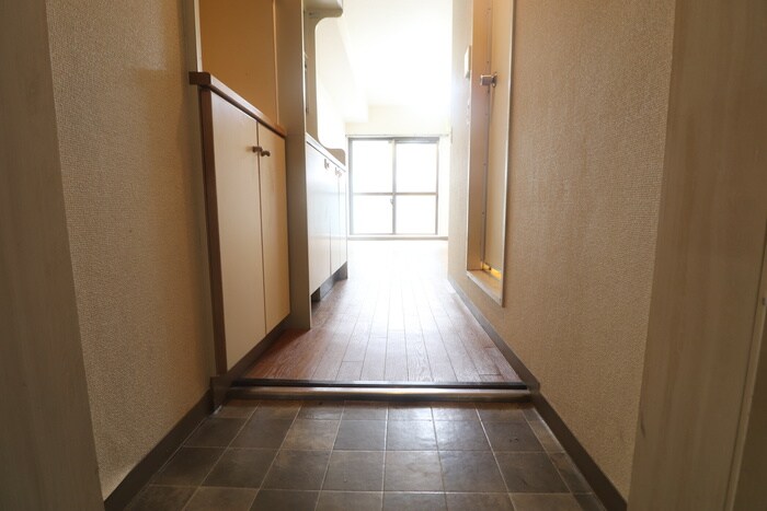 物件内観写真7　(玄関)