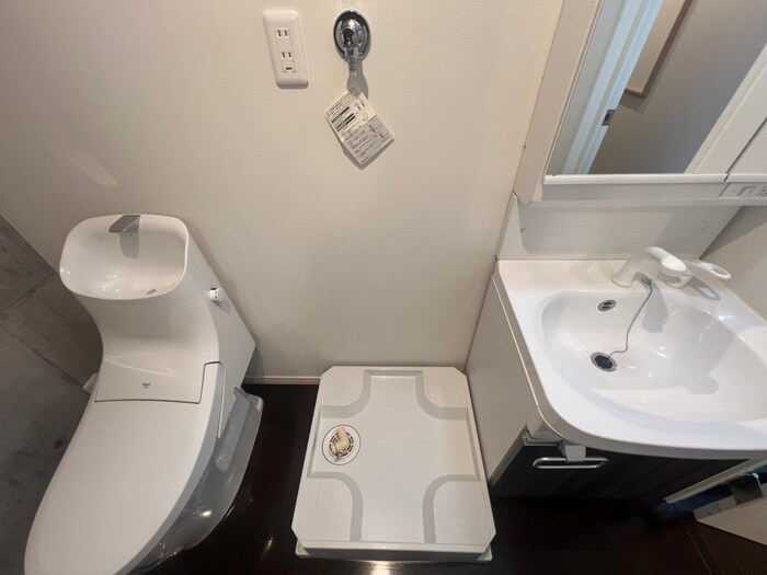 物件内観写真17　(洗濯機置場)