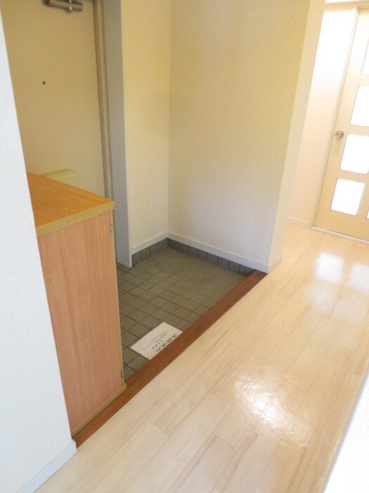 物件内観写真7　(玄関)
