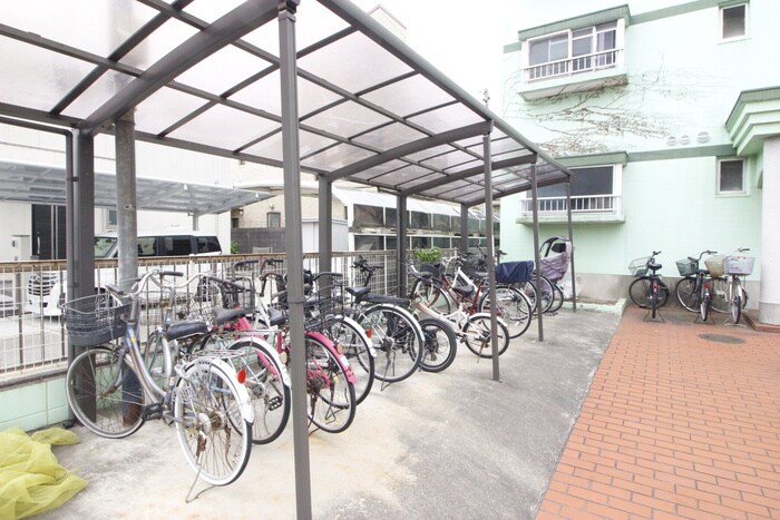 物件外観写真5　(駐輪場)