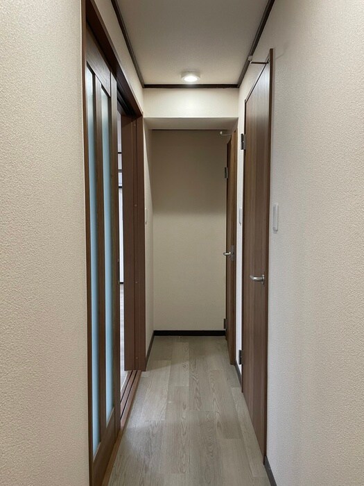 物件内観写真9　(廊下)
