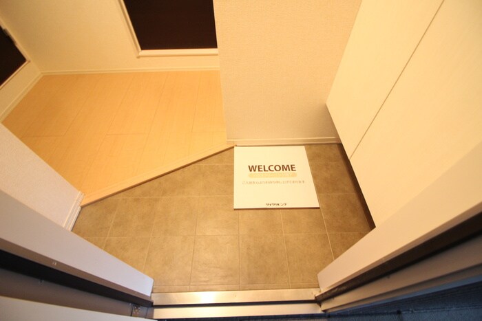 物件内観写真15　(玄関)