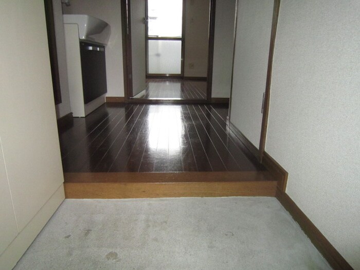 物件内観写真15　(玄関)