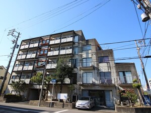 ノーサレンダー外観写真